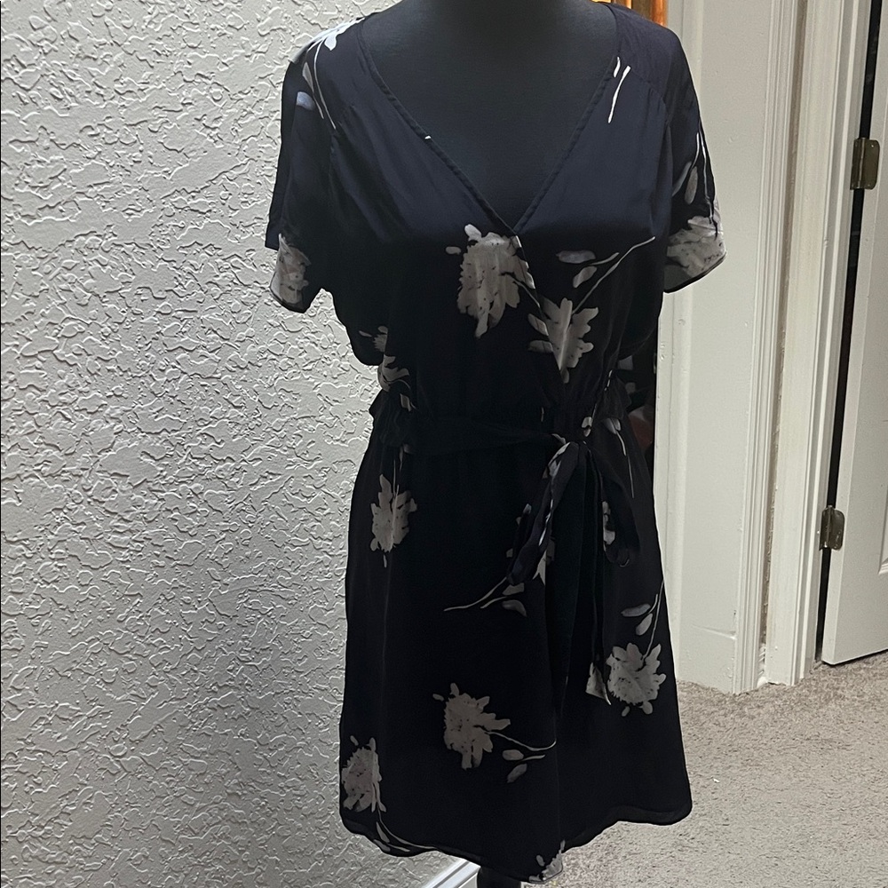 Lucky Brand 100% Silk Black Dress with Floral Accents Size Extra Small